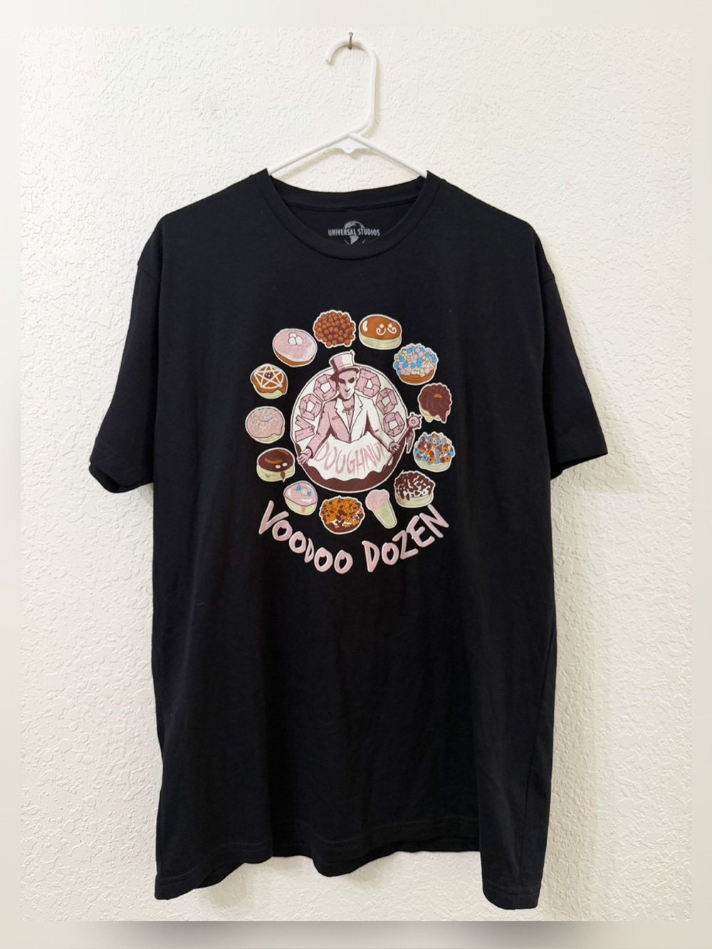 Voodoo Dozen Black Graphic Tee - Universal Studios Voodoo Donuts Size XL